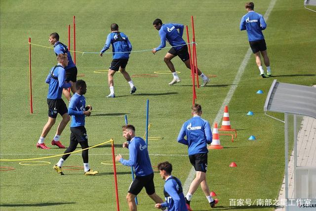 哈特20+19+10尼克斯大胜76人 步行者力克雷霆